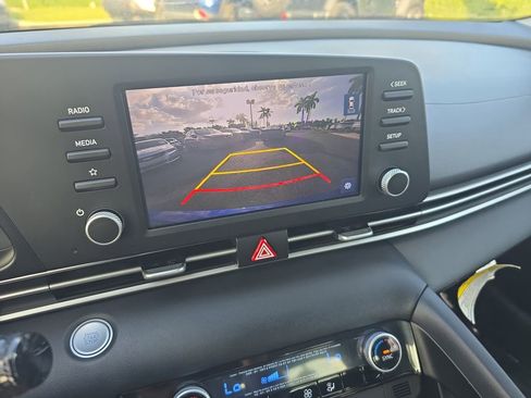 Used 2022 Hyundai Elantra SEL w/ Cargo Package image 17