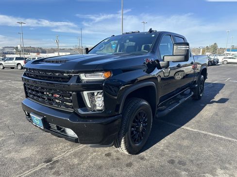 Used 2021 Chevrolet Silverado 2500 LTZ w/ LTZ Plus Package image 3