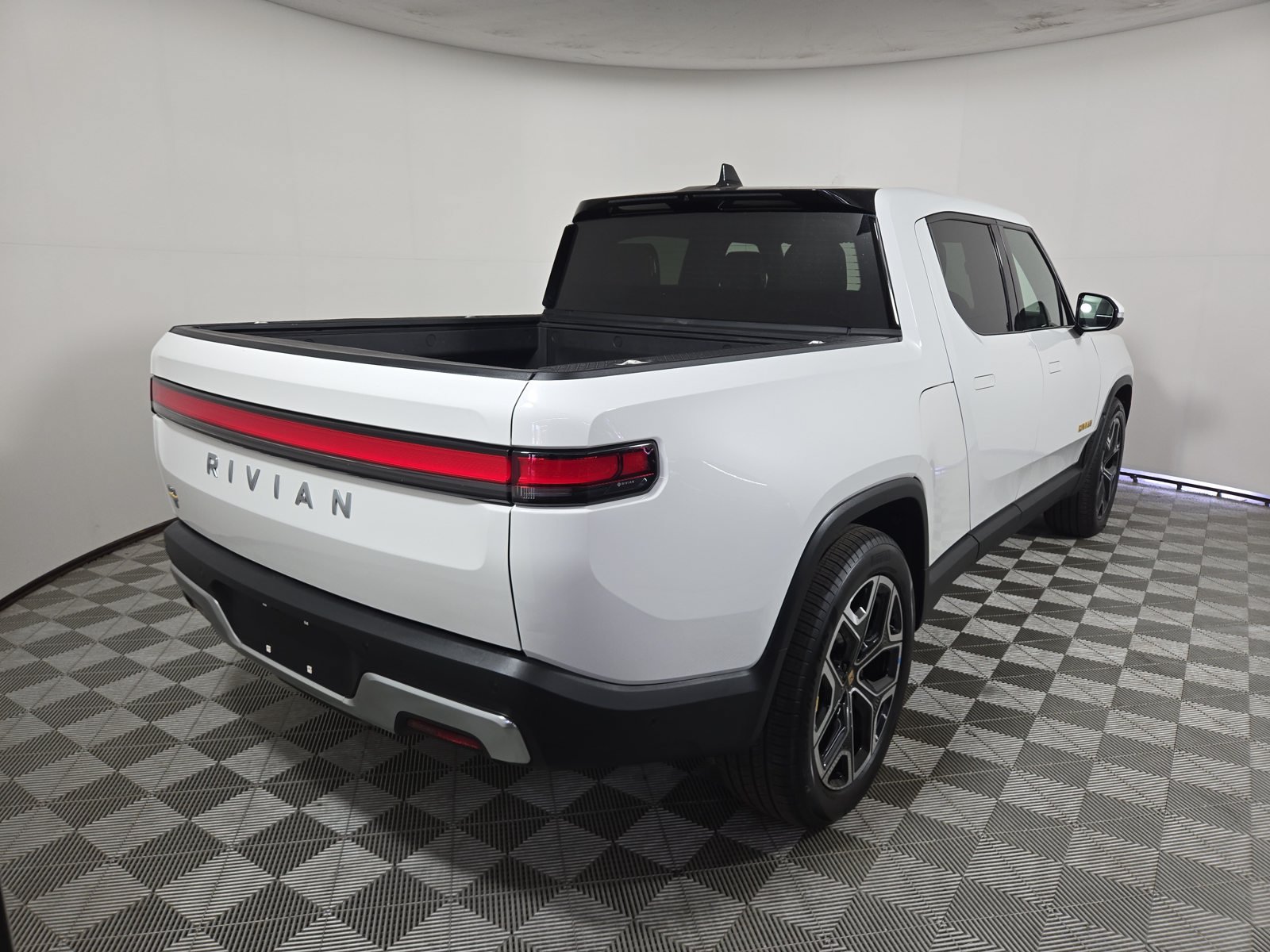 Used 2023 Rivian R1T Adventure Quad AWD/4WD image 5