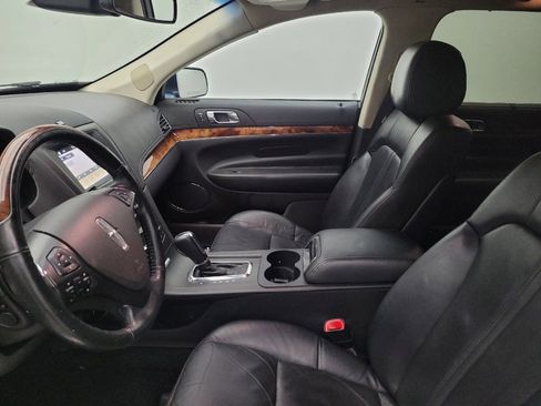 Used 2019 Lincoln MKT AWD image 17