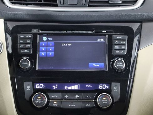 Used 2015 Nissan Rogue SV w/ SV Premium Package FWD image 27