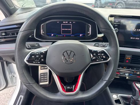 Used 2025 Volkswagen Jetta GLI Autobahn FWD image 19