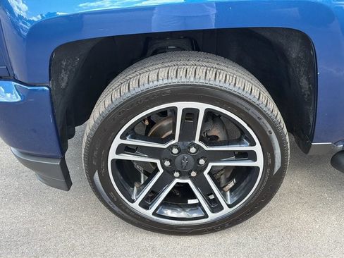Used 2017 Chevrolet Silverado 1500 LT w/ LPO, Black Pack AWD/4WD image 11