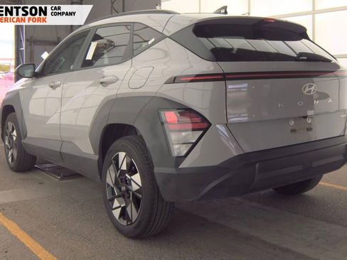 Used 2025 Hyundai Kona SEL AWD/4WD image 2