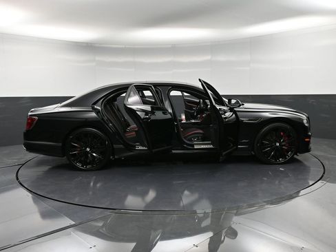 Certified 2024 Bentley Flying Spur W12 image 40