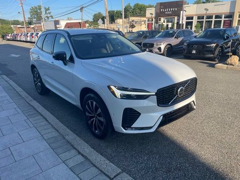 Used 2024 Volvo XC60 B5 Plus AWD/4WD image 7