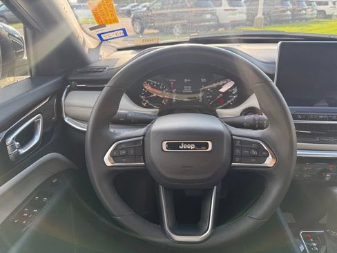 Used 2024 Jeep Compass Limited AWD/4WD image 9