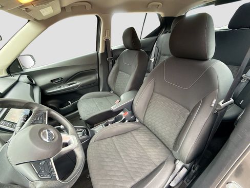 Used 2022 Nissan Kicks S FWD image 18