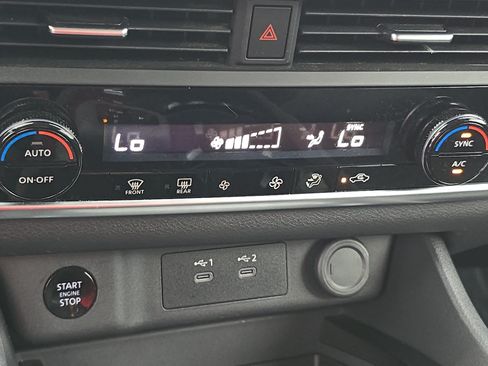 Certified 2025 Nissan Rogue SV FWD image 23