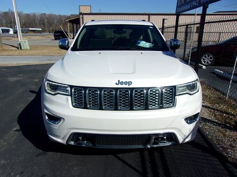 Used 2017 Jeep Grand Cherokee Overland image 4