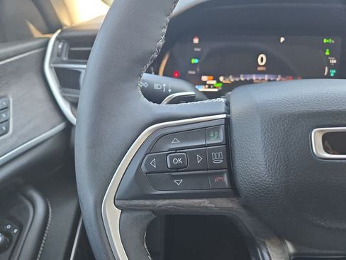 Used 2023 Jeep Grand Cherokee 30th Anniversary AWD/4WD image 19