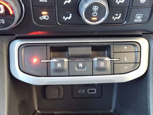 Certified 2023 GMC Acadia SLE w/ Driver Convenience Package image 20