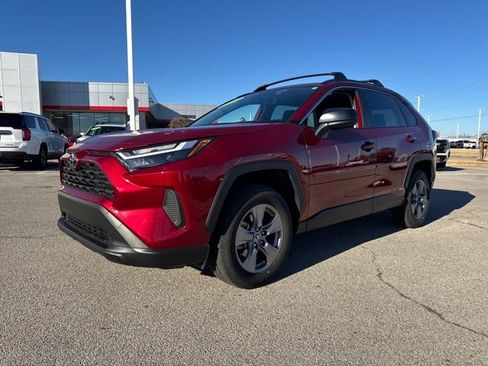 Used 2025 Toyota RAV4 LE image 2