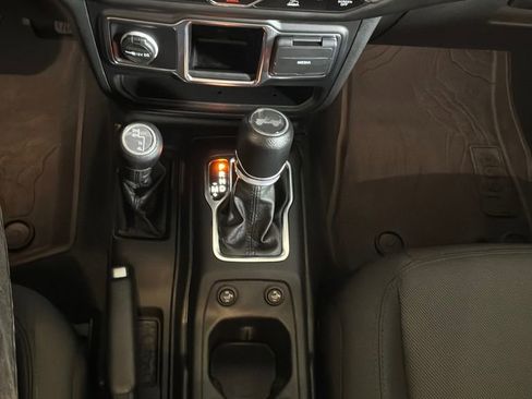 Certified 2022 Jeep Wrangler Unlimited Sport AWD/4WD image 25
