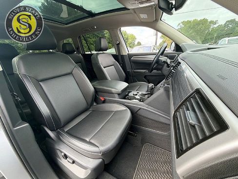 Used 2021 Volkswagen Atlas SEL AWD/4WD image 18