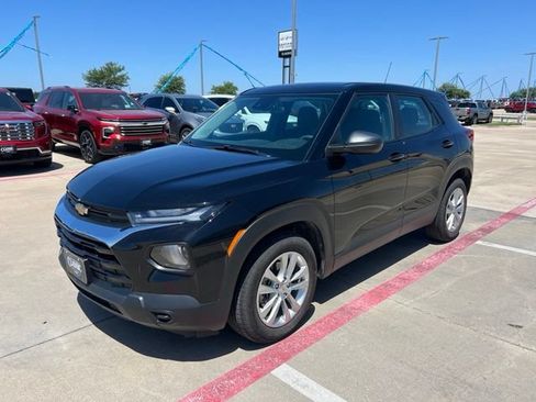 Used 2021 Chevrolet TrailBlazer LS FWD image 1