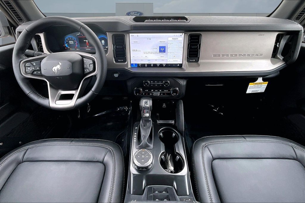 New 2026 Ford Bronco Outer Banks w/ Sasquatch Package AWD/4WD image 6