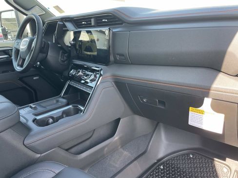 New 2026 GMC Sierra 2500 AT4 w/ AT4 Premium Plus Package image 29