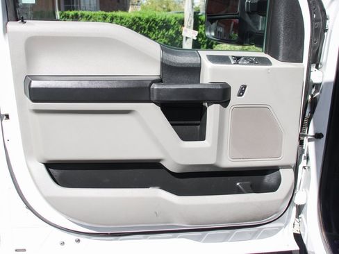 Used 2018 Ford F550 2WD Regular Cab Super Duty image 22