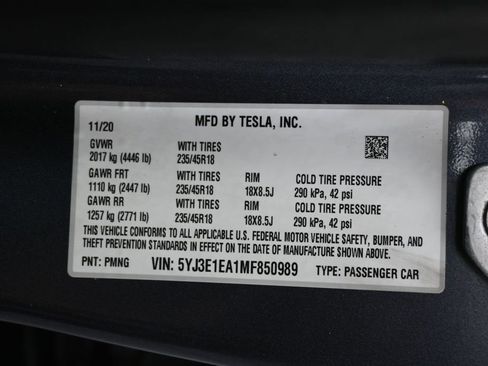 Used 2021 Tesla Model 3 Standard Range Plus image 30