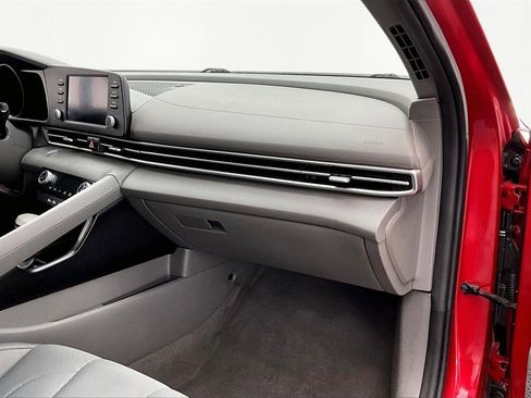 Used 2023 Hyundai Elantra SEL image 17