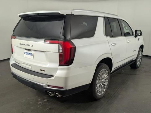 Used 2025 GMC Yukon Denali w/ Denali Reserve Package image 7