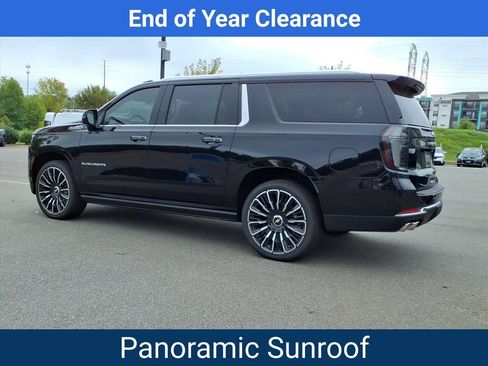 New 2025 Chevrolet Suburban High Country image 5