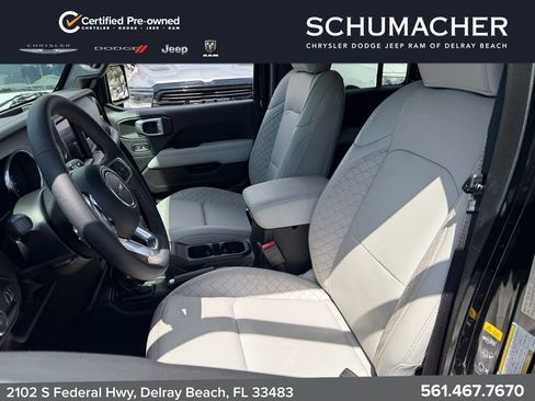 Used 2023 Jeep Wrangler Unlimited Sahara AWD/4WD image 11