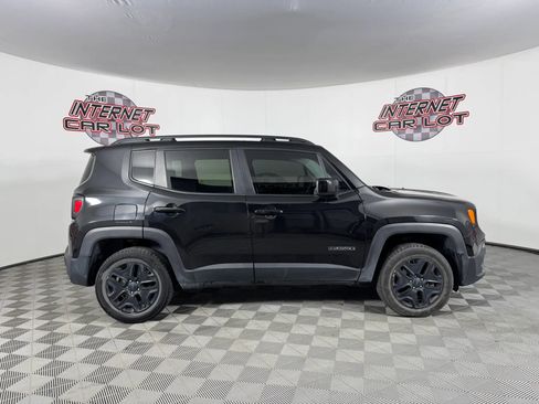 Used 2017 Jeep Renegade Latitude w/ Cold Weather Group AWD/4WD image 8