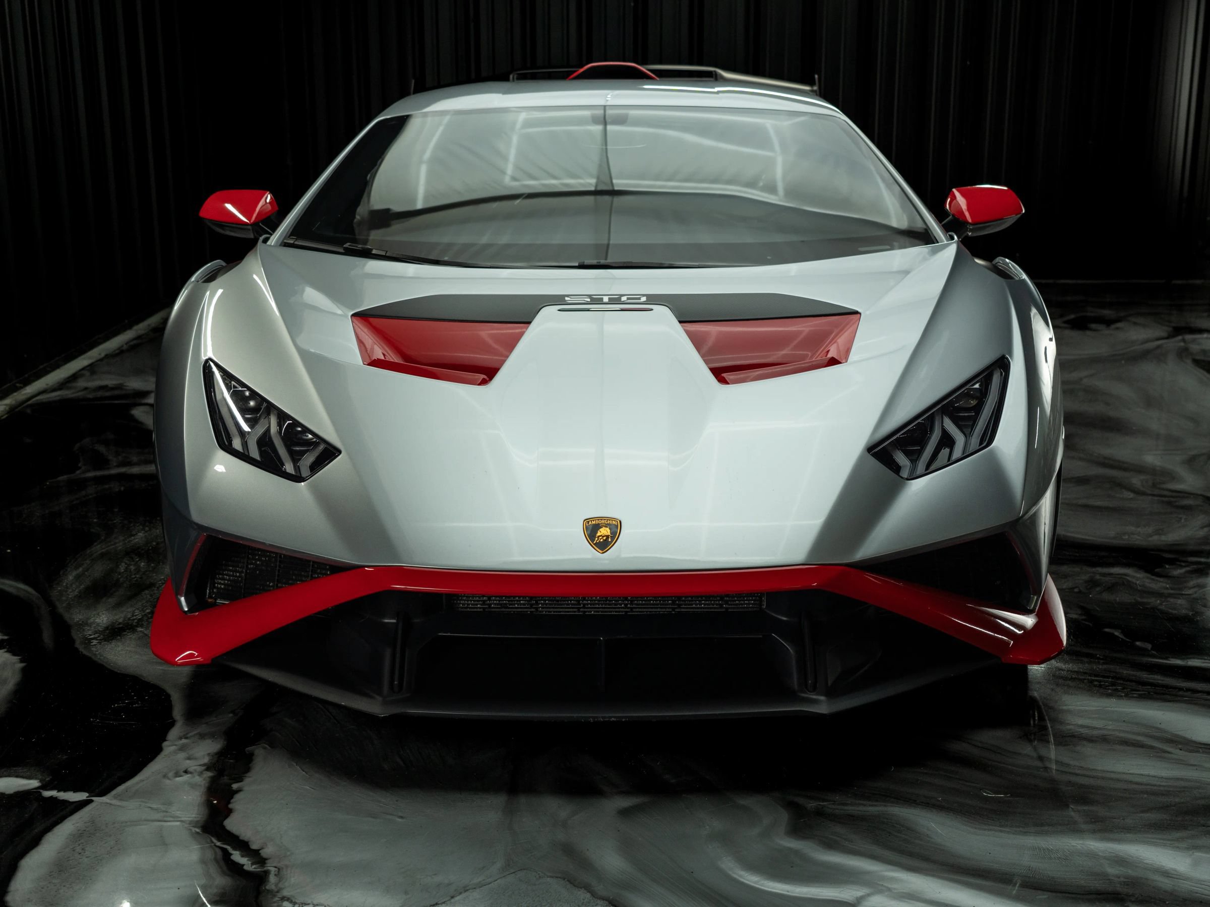 Used 2023 Lamborghini Huracan STO RWD image 4