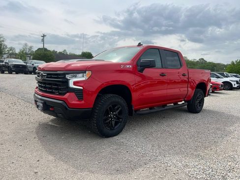 Used 2024 Chevrolet Silverado 1500 LT Trail Boss w/ Convenience Package II AWD/4WD image 4