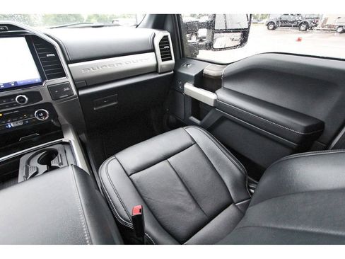 Certified 2022 Ford F350 Lariat w/ Chrome Package AWD/4WD image 13