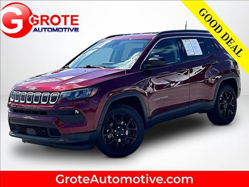 Used 2022 Jeep Compass Latitude AWD/4WD image 1