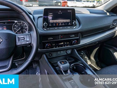 Used 2025 Nissan Rogue SV AWD/4WD image 32