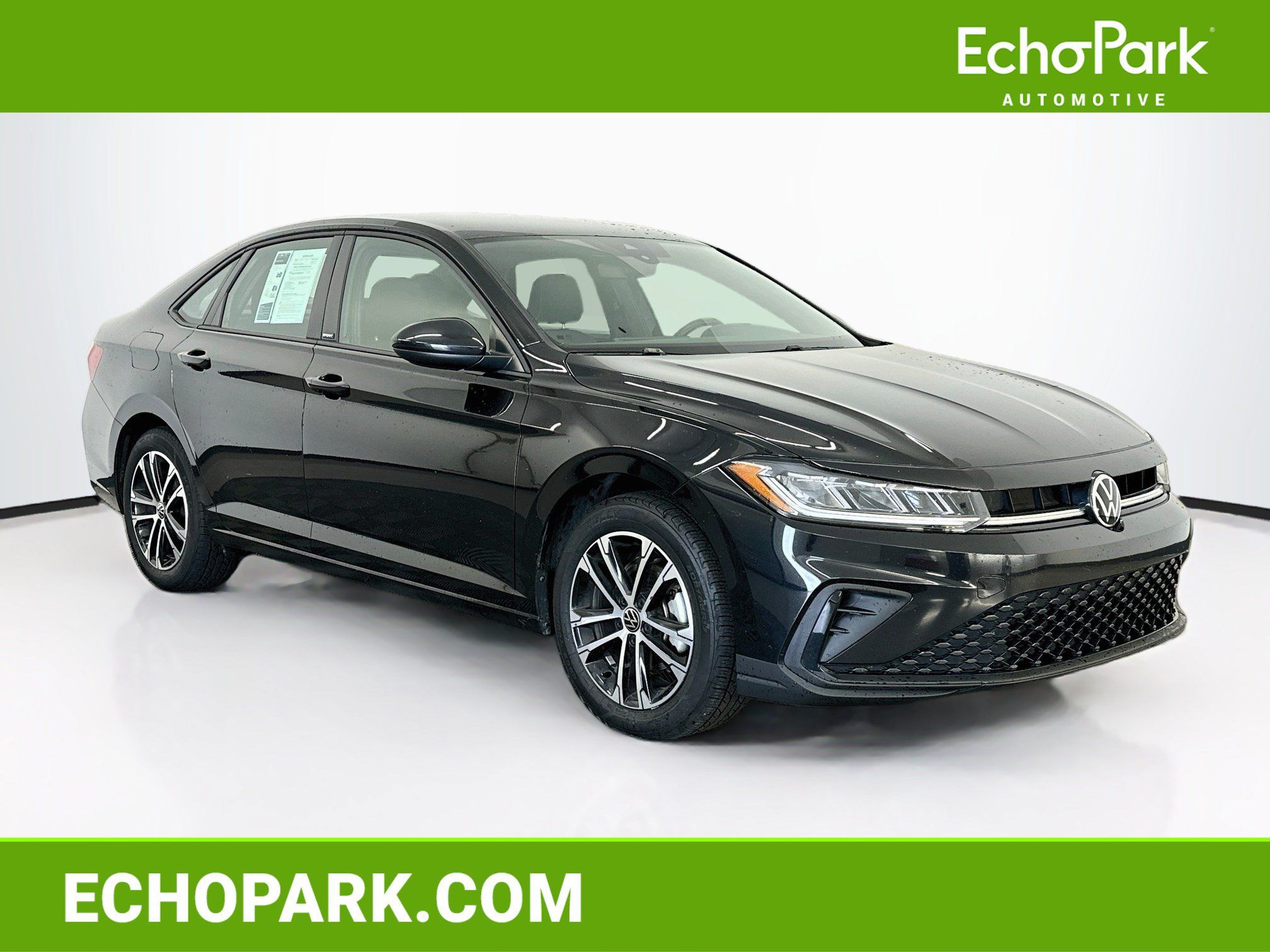 Used 2025 Volkswagen Jetta Sport FWD image 1