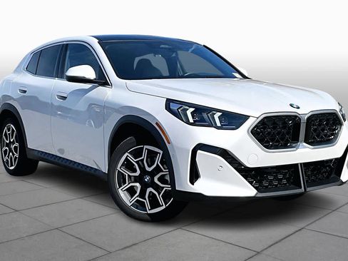 Used 2026 BMW X2 xDrive28i w/ Technology Package image 3