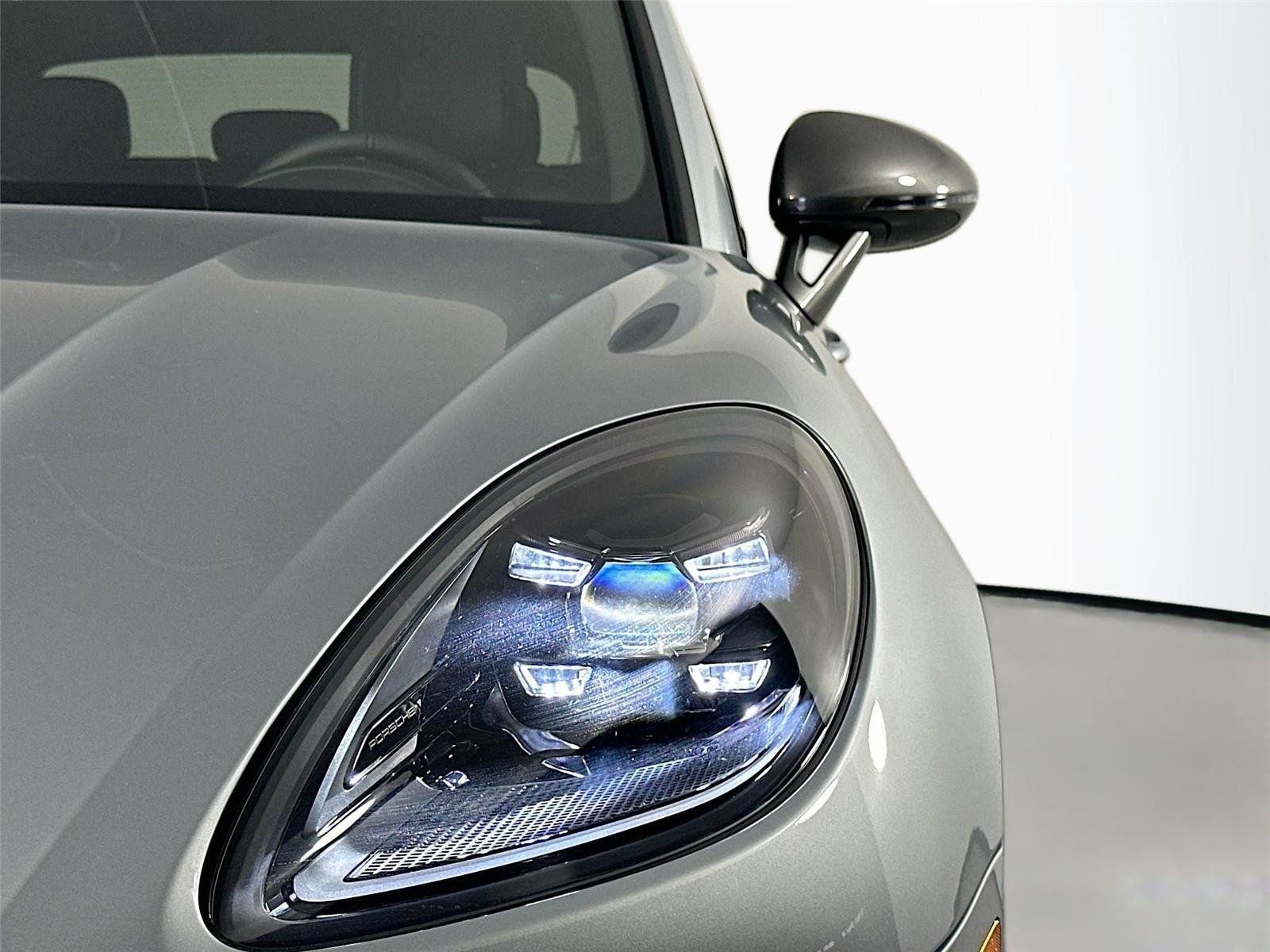 Used 2026 Porsche Macan Turbo AWD/4WD image 15