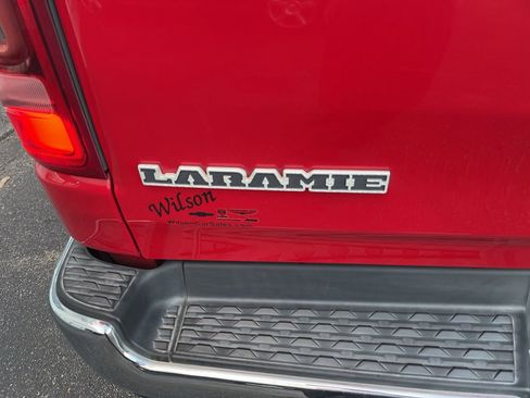 Used 2019 RAM 1500 Laramie image 9
