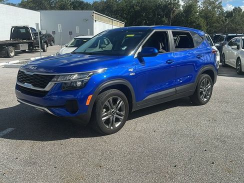 Used 2023 Kia Seltos LX image 3