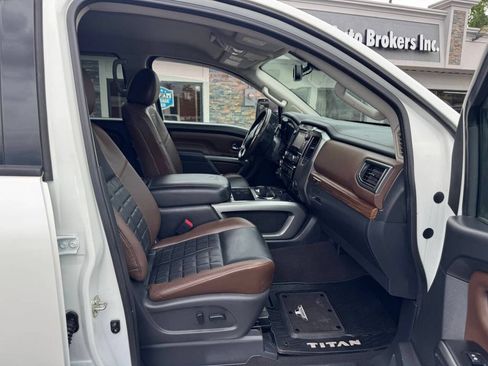 Used 2017 Nissan Titan Platinum Reserve AWD/4WD image 11