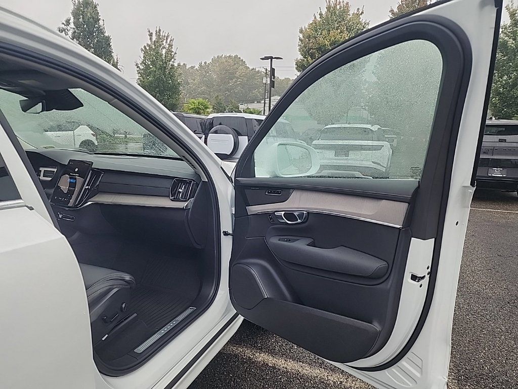 Used 2025 Volvo XC90 T8 Ultra w/ Protection Package Premier AWD/4WD image 18