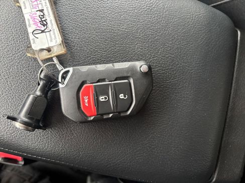 Used 2025 Jeep Wrangler Sport S image 21