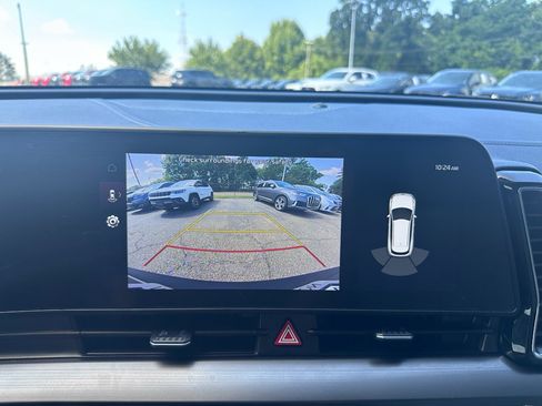 Used 2023 Kia Sportage EX AWD/4WD image 16
