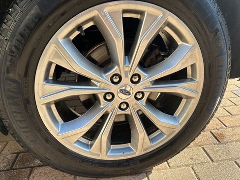 Used 2023 Ford Explorer XLT w/ Equipment Group 202A image 6