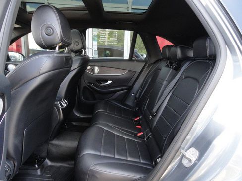 Used 2018 Mercedes-Benz GLC 300 4MATIC w/ Premium Package image 11