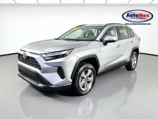 Used 2025 Toyota RAV4 XLE AWD/4WD image 4