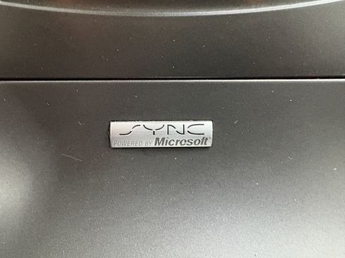 Used 2013 Lincoln MKT AWD image 19