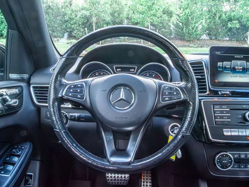 Used 2019 Mercedes-Benz GLE 400 4MATIC image 14
