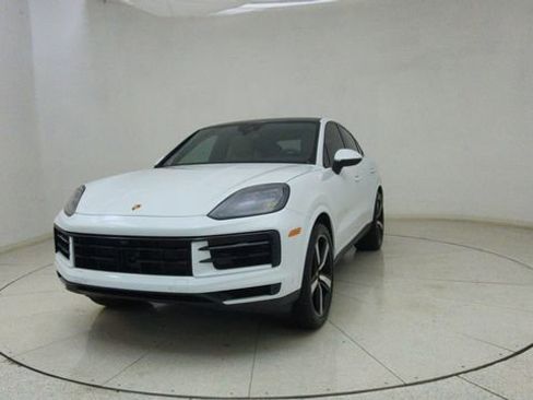 Used 2025 Porsche Cayenne Coupe AWD/4WD image 63