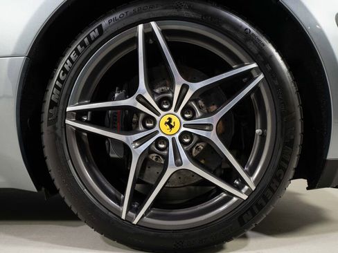 Used 2016 Ferrari California T RWD image 15